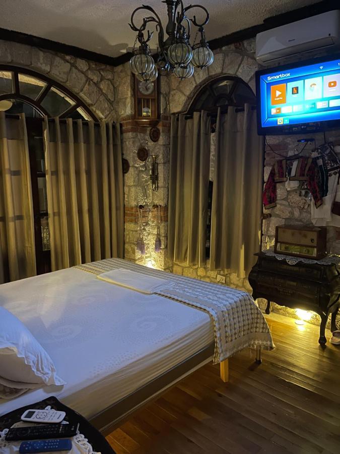 Solomon&Sons Hotel Dhërmi Buitenkant foto