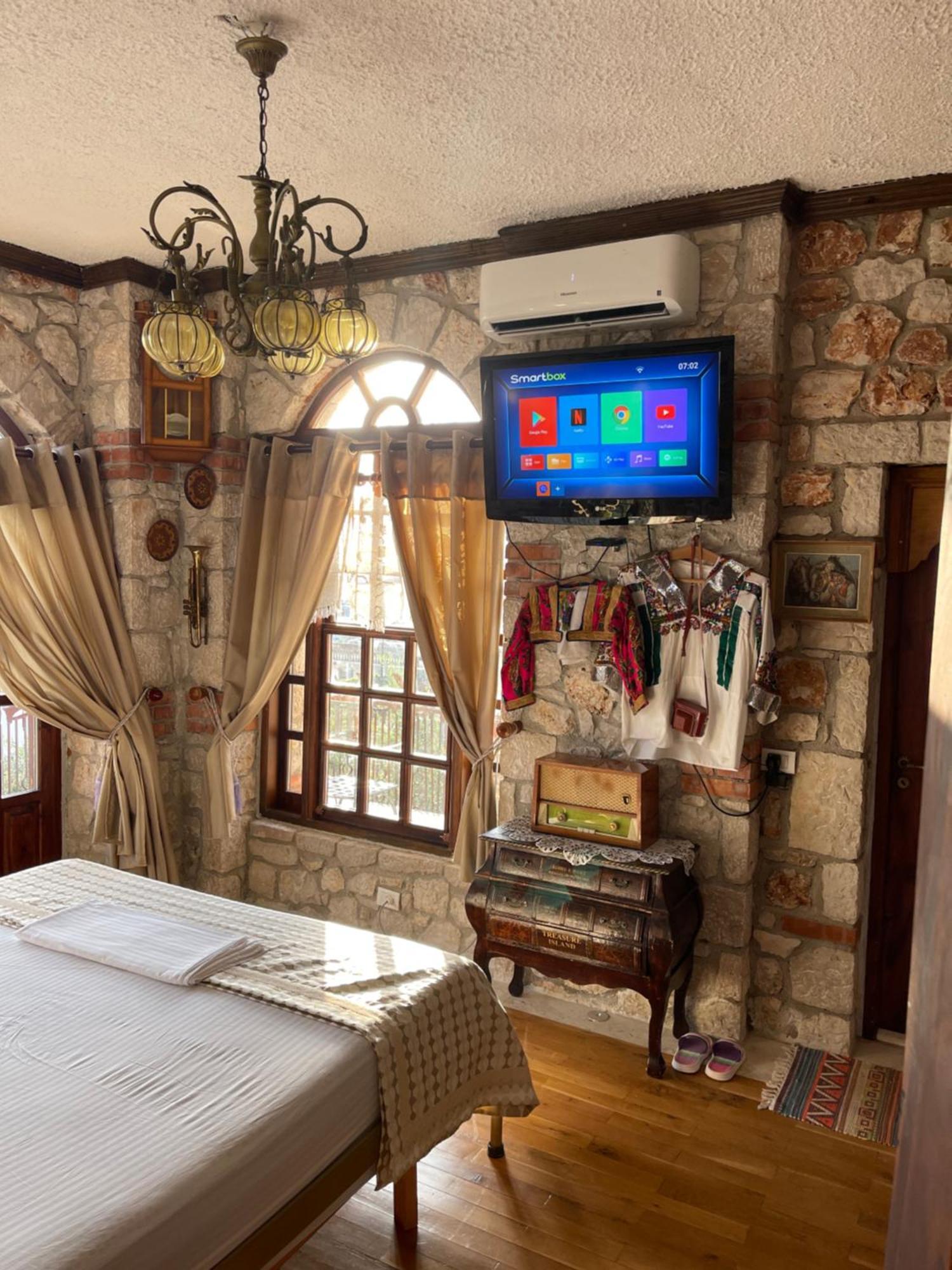 Solomon&Sons Hotel Dhërmi Buitenkant foto